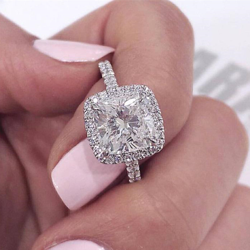 Classic diamond ring