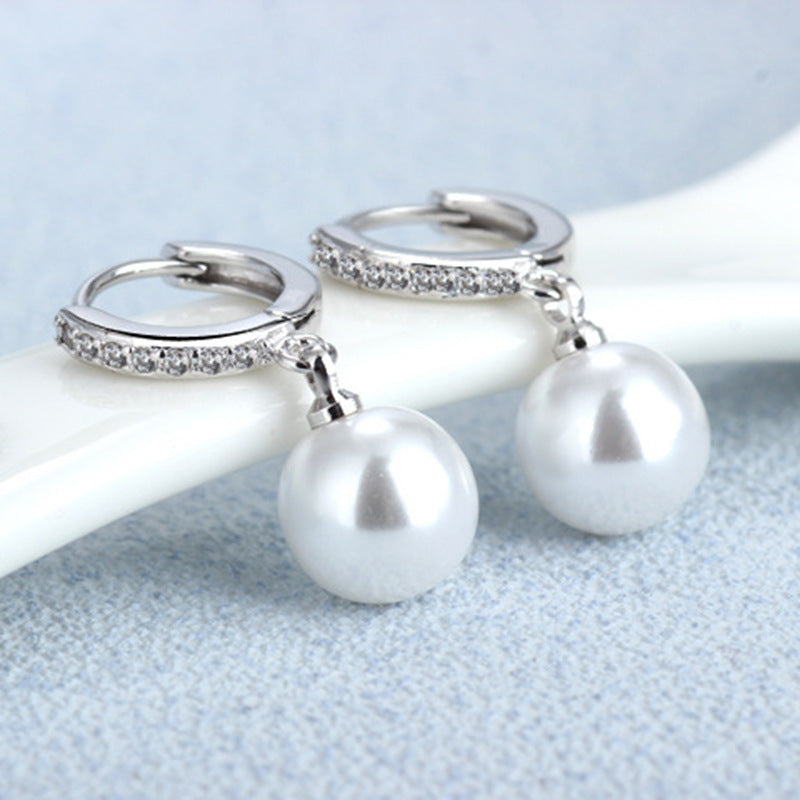 Fashion pearl earrings