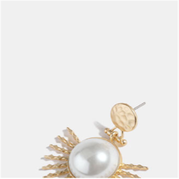 Round pearl earrings