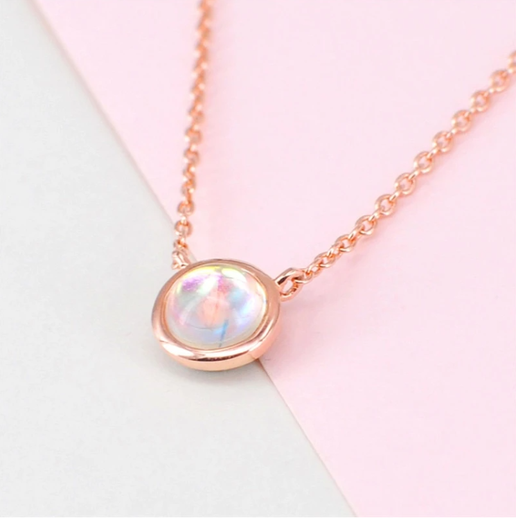 Trendy solitaire moonstone necklace