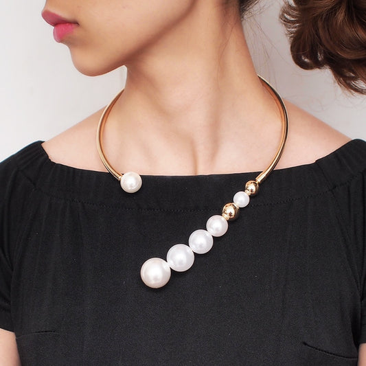 Metal Torque Pearl Necklace