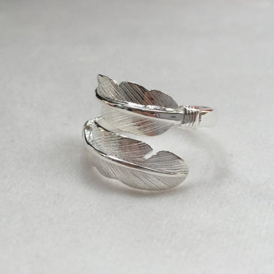 Creative feather ring