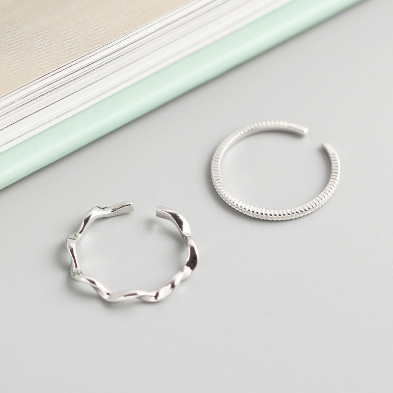 Mobius Minimalist Thin Tail Ring