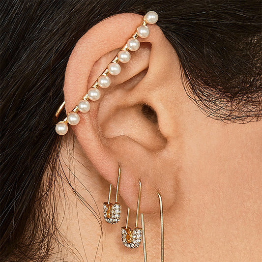 Pearl C-shaped earrings