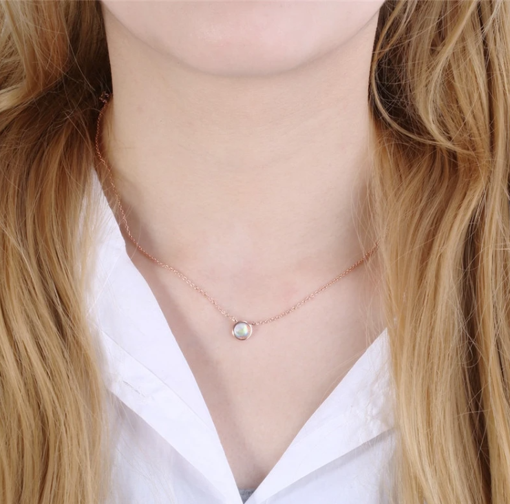 Trendy solitaire moonstone necklace