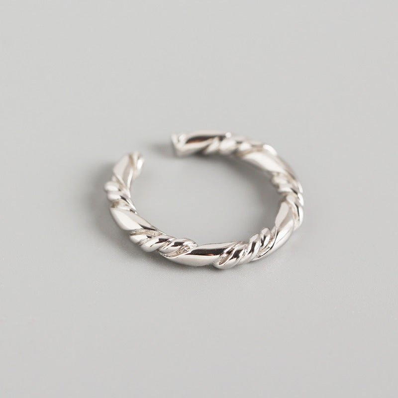 Irregular twisted wire ring