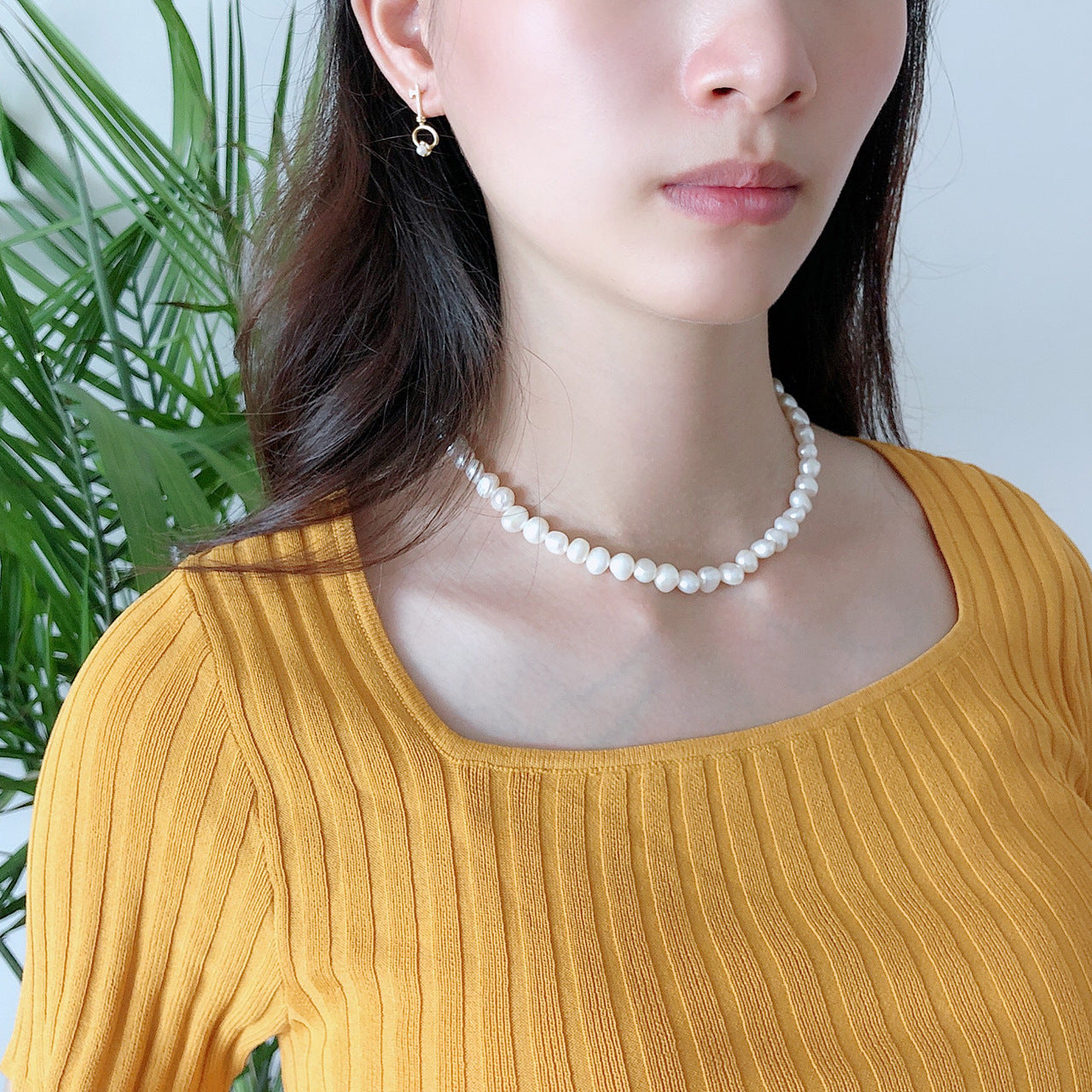 Baroque pearl necklace