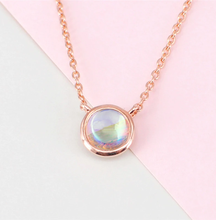 Trendy solitaire moonstone necklace