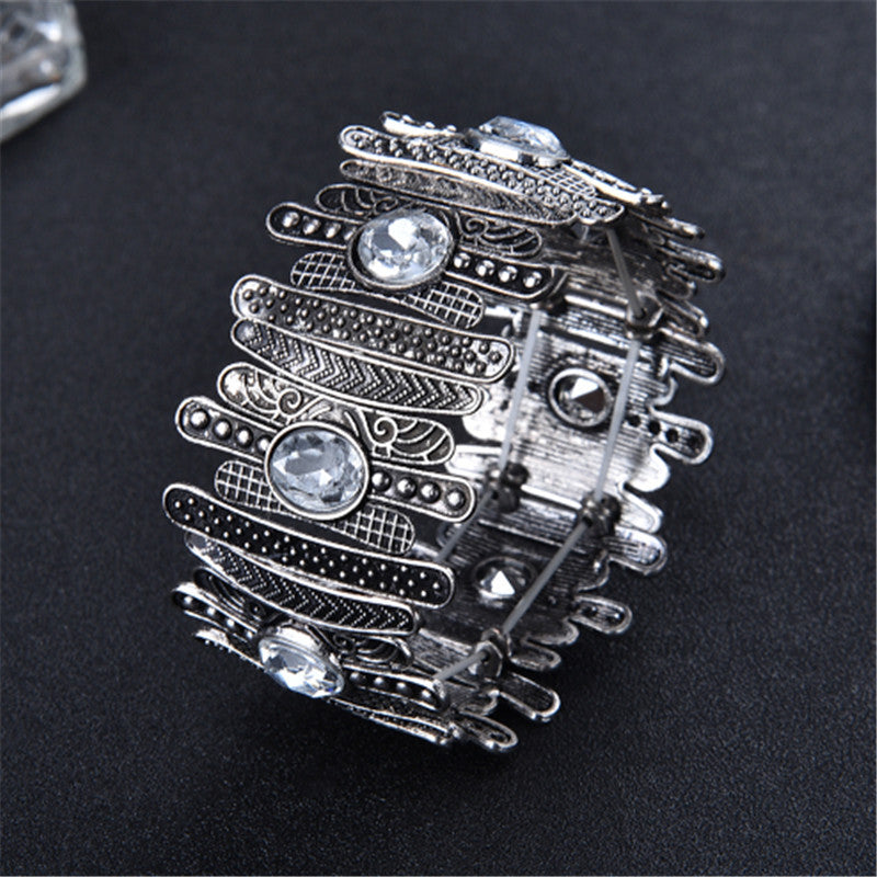 Retro alloy bracelet