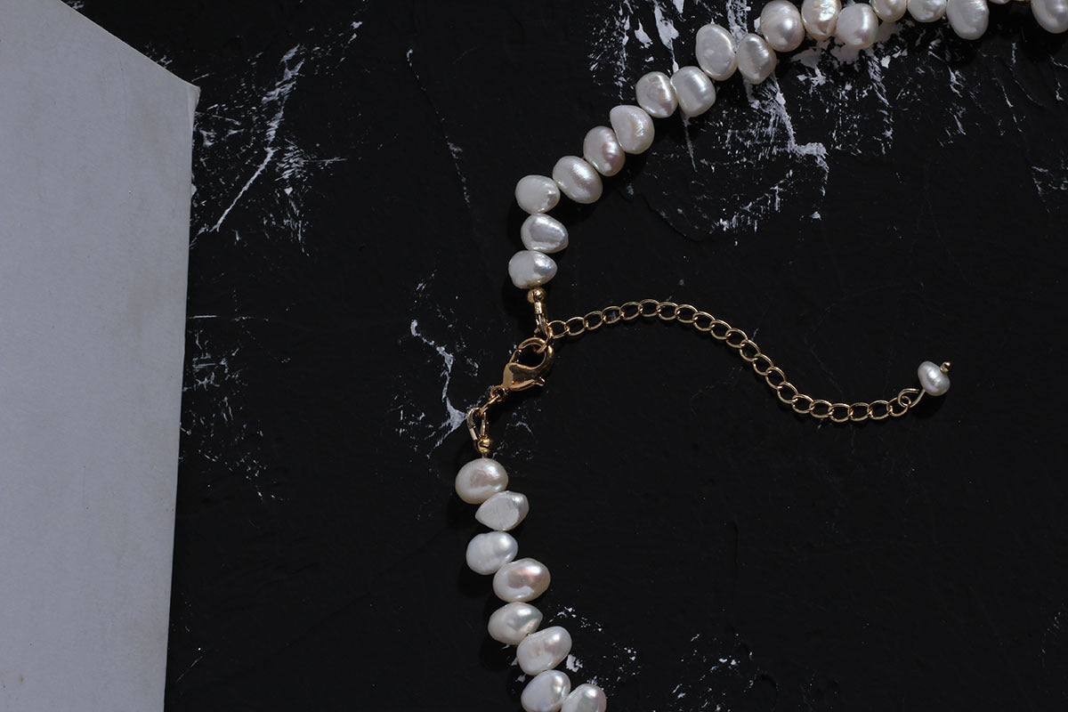 Baroque pearl necklace