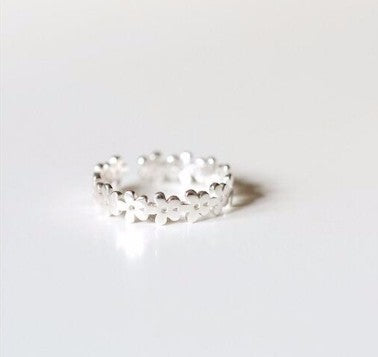 Lovely quality flower hollow plain silver ring