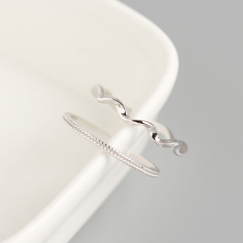 Mobius Minimalist Thin Tail Ring