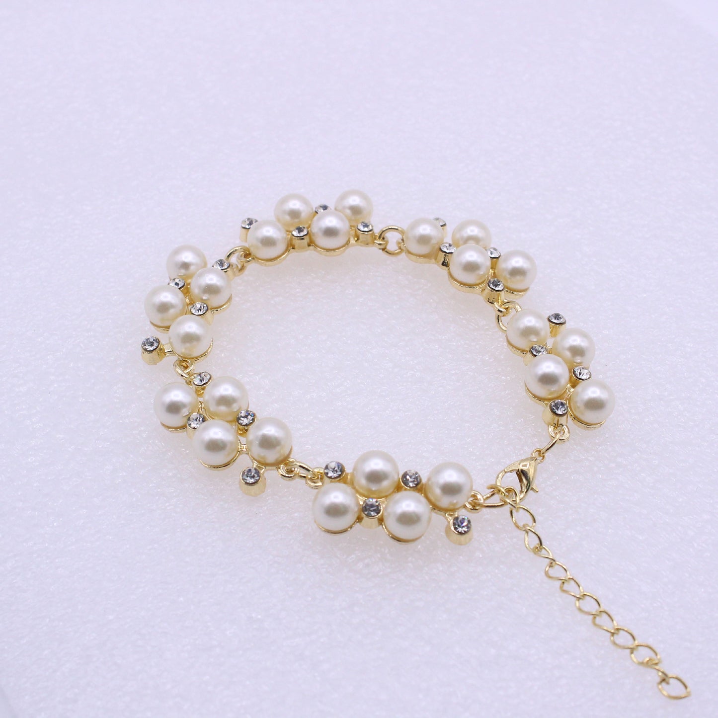 Pearl and diamond bracelet