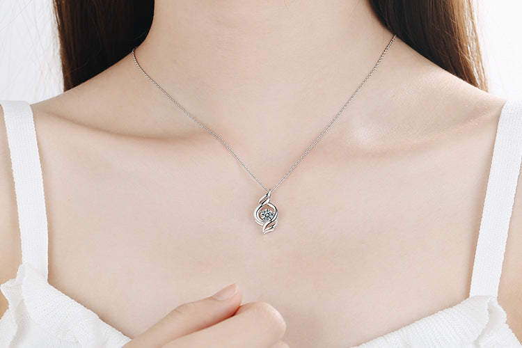 Smart diamond necklace