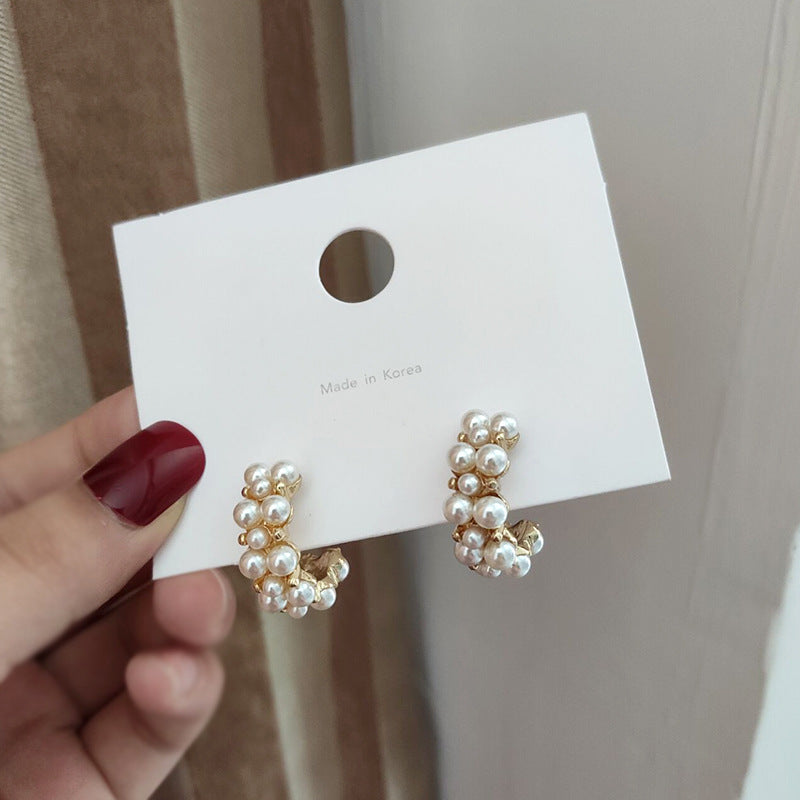 Pearl circle earrings