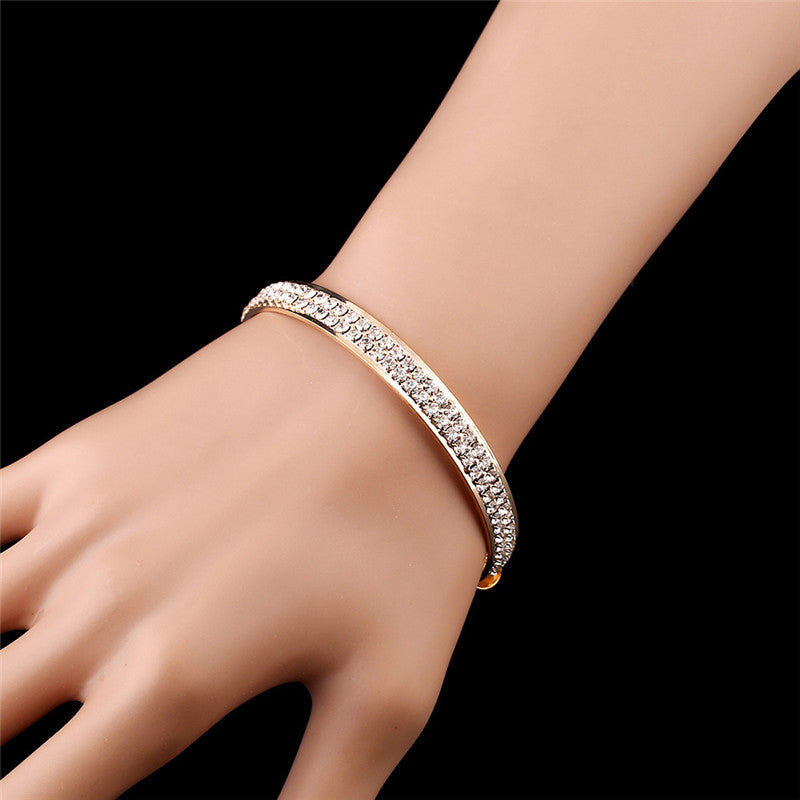 Women's  Bracelet with Full Diamond Claw Chain