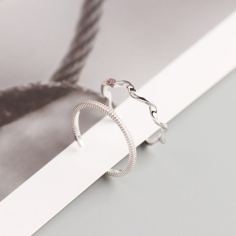 Mobius Minimalist Thin Tail Ring