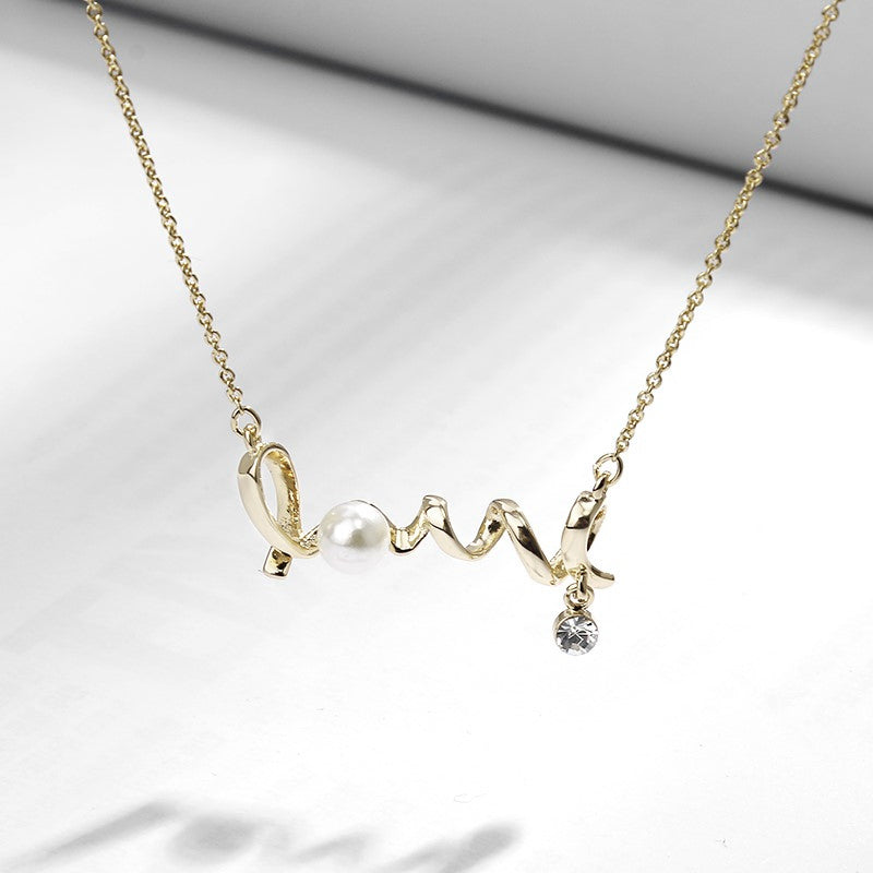 Pearl letter short necklace