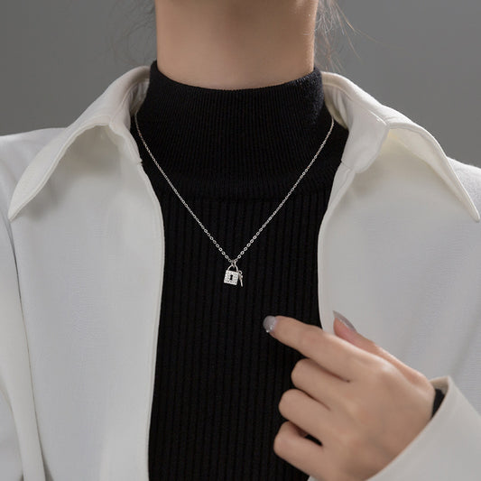 Women's Temperament Simple Diamond Necklace Clavicle Chain