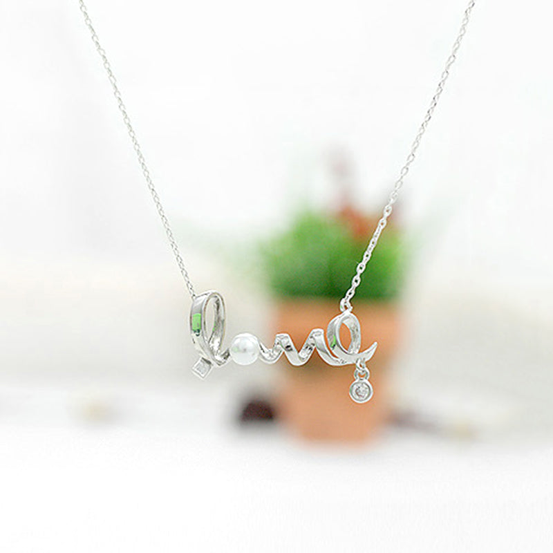 Pearl letter short necklace