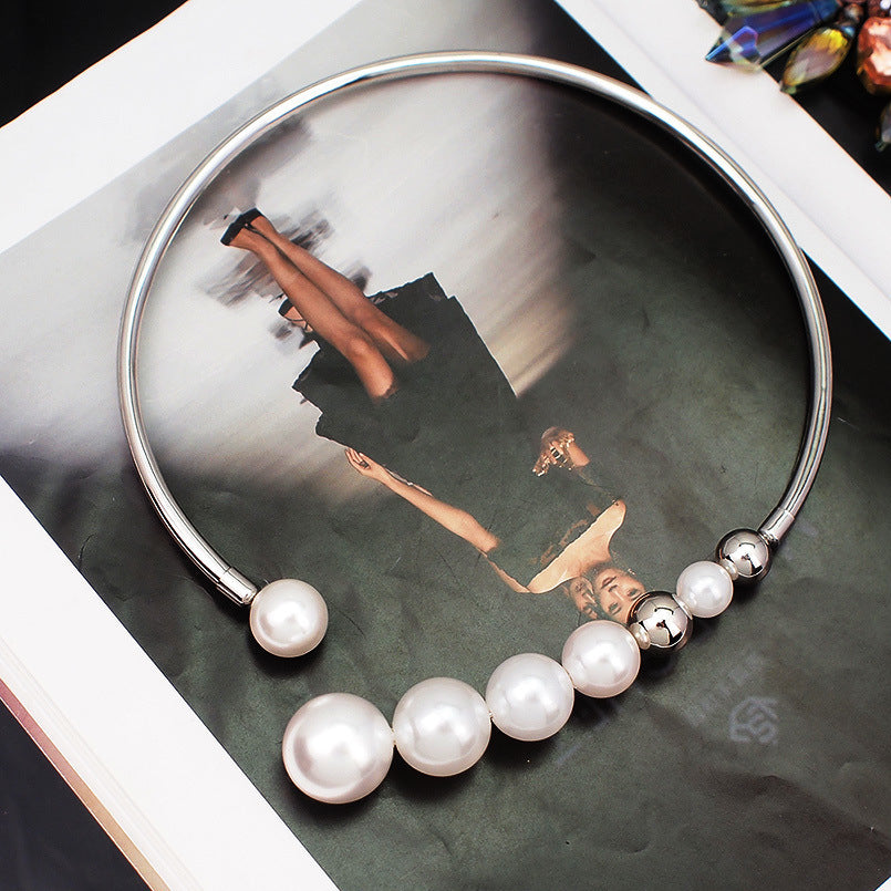 Metal Torque Pearl Necklace