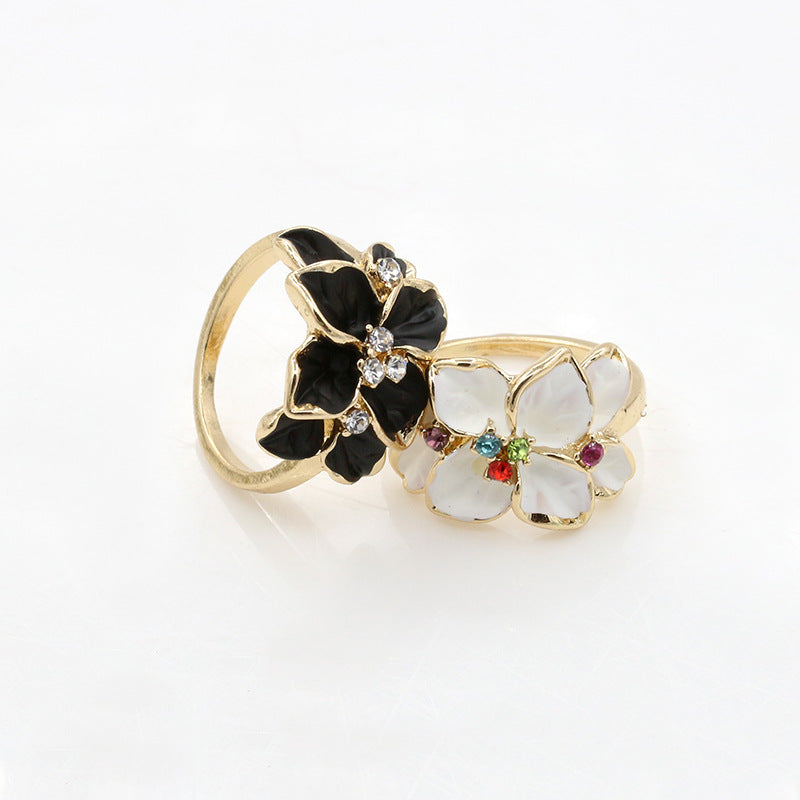 Gardenia crystal oil ring