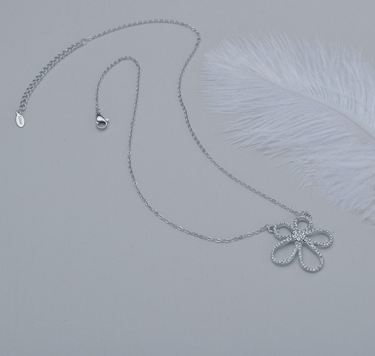 Exquisite Diamond Flower Pendant Necklace