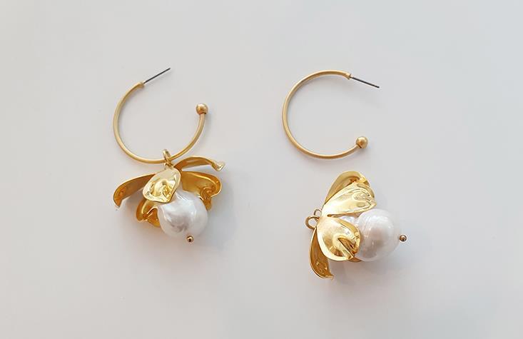 Petal natural pearl earrings earrings personality