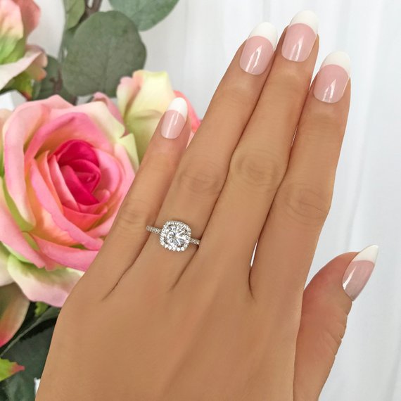 Classic diamond ring