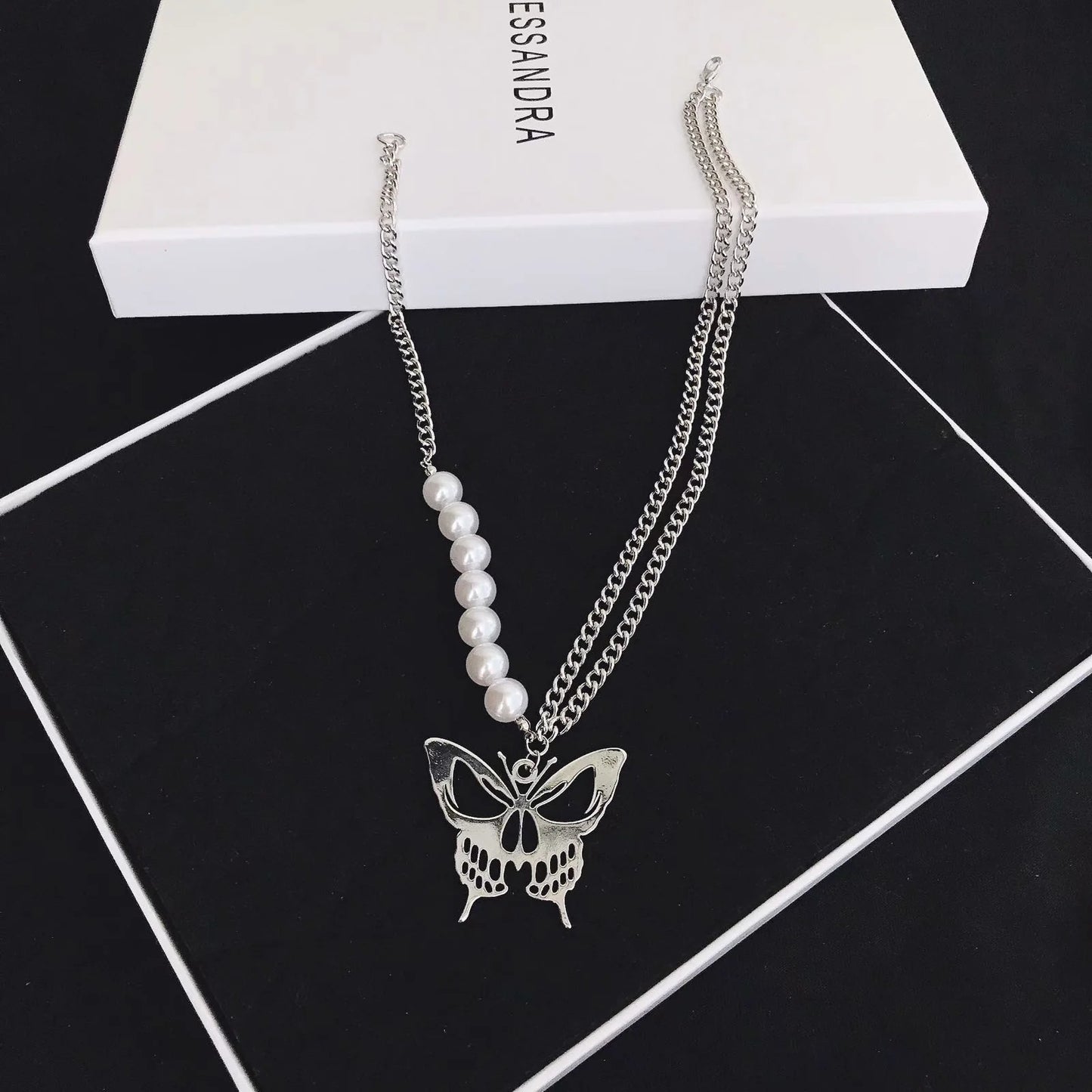 Ladies Fashion Matching Butterfly Pearl Necklace