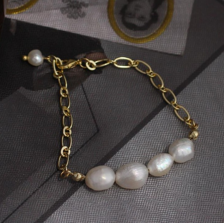 Natural pearl bracelet