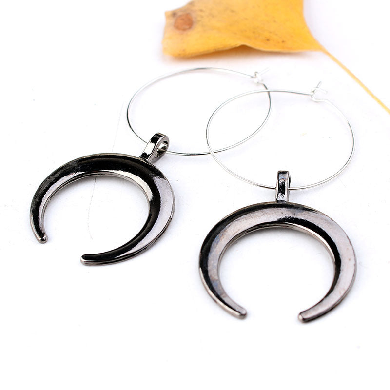 European And American Gothic Moon Hoop Punk Exaggerated Black Horns Pagan Earrings