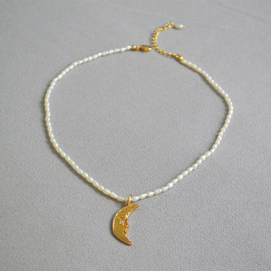 Pearl short Moon Necklace