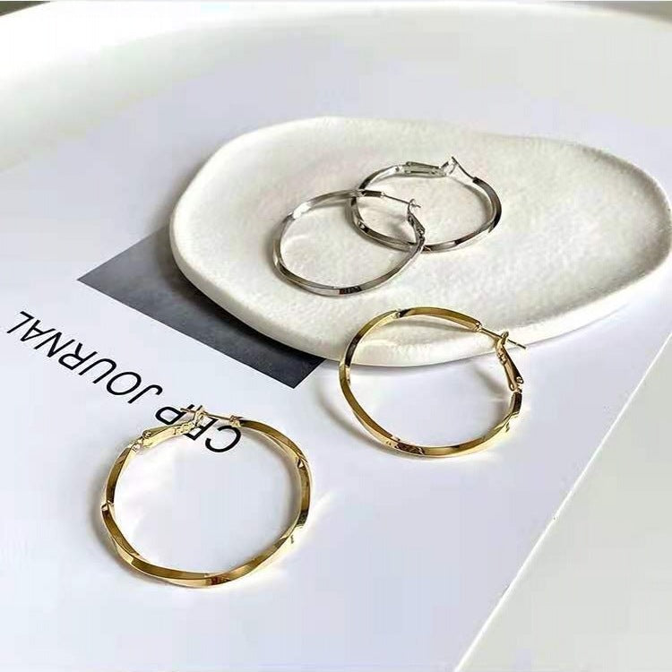 Golden Hoop Fashionable Women  Circle  Big Earrings Temperament