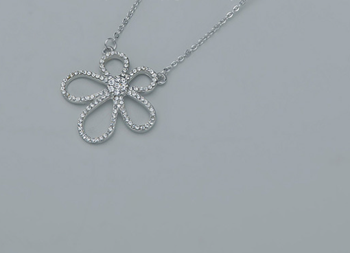 Exquisite Diamond Flower Pendant Necklace