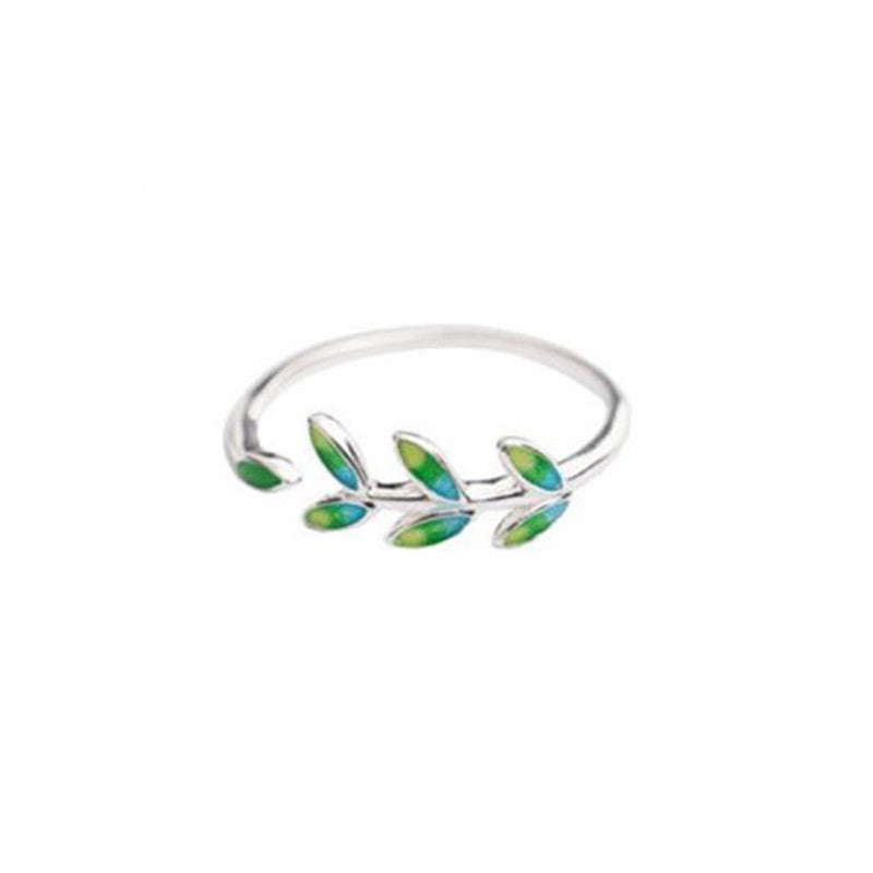 Simple green leaf ring