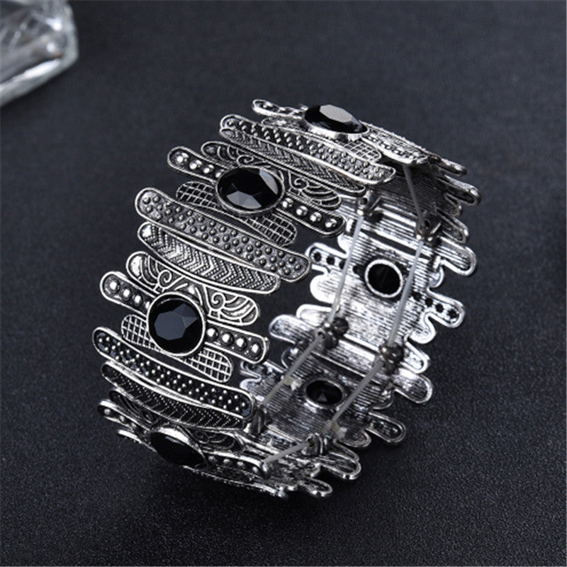 Retro alloy bracelet