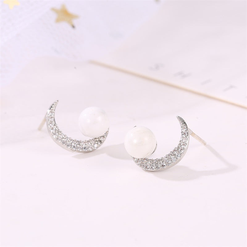 Moon pearl stud earrings