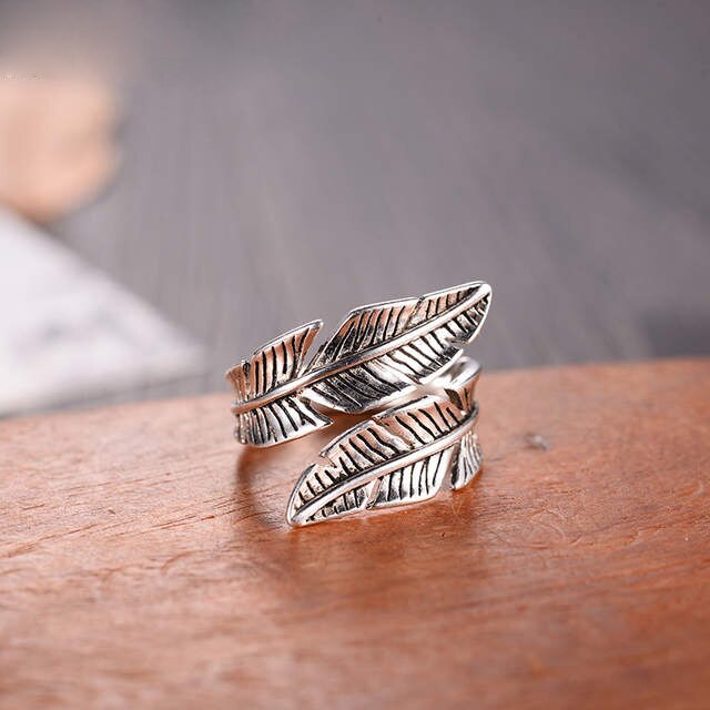 Creative leaf ring