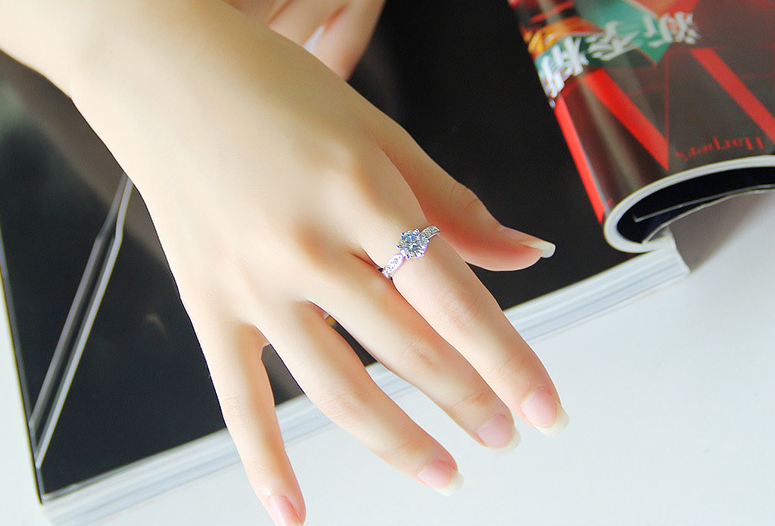 Crystal zircon ring