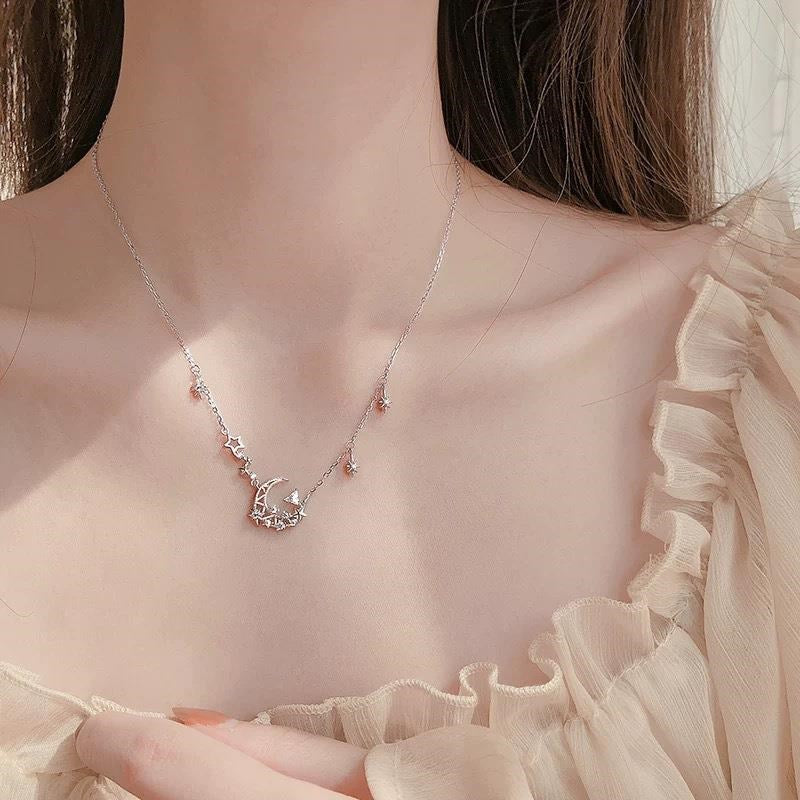 Women's Diamond Moon Pull Necklace Clavicle Chain