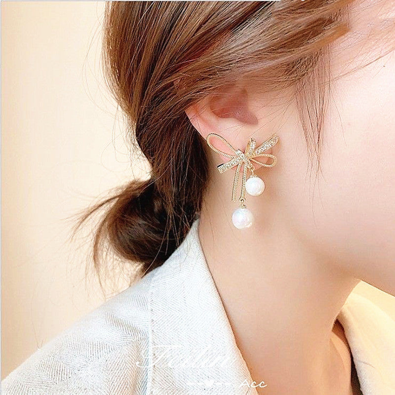 Bow Pearl Stud Earrings