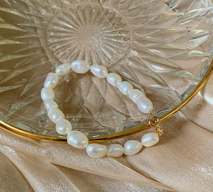 Natural pearl bracelet