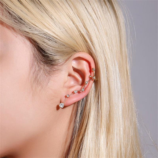 Diamond-studded small fresh earrings