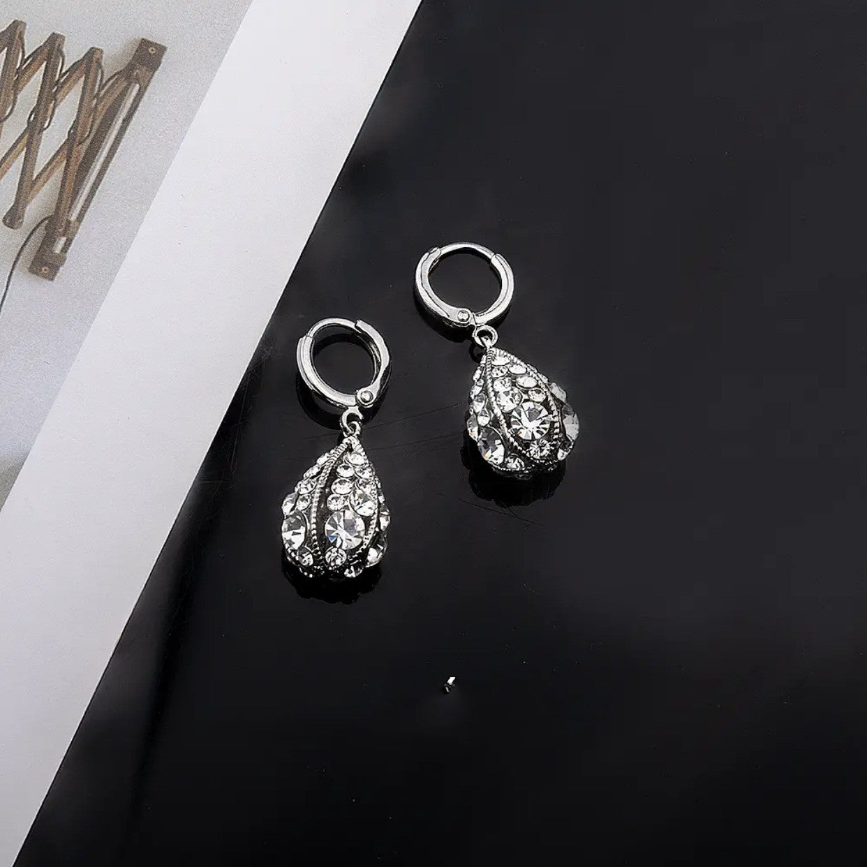 Micro-set Sparkling Water Drop Small Ear Buckle Fashion