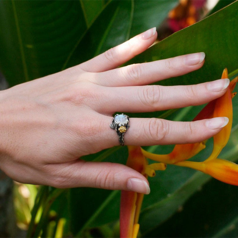 Fashion Simple Rose Moonstone Thai Silver Ring