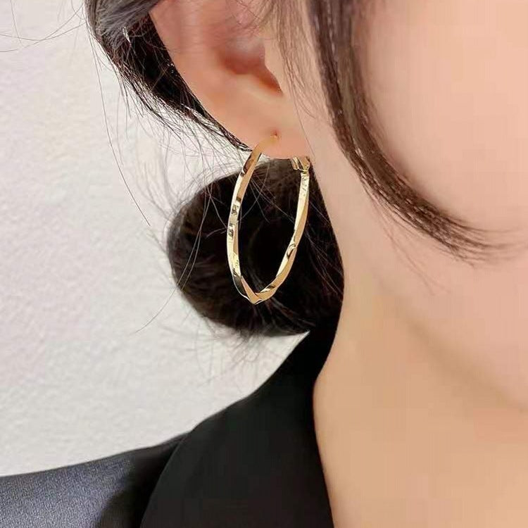 Golden Hoop Fashionable Women  Circle  Big Earrings Temperament