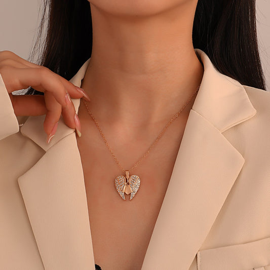 Women's Temperament Fashion Diamond Heart Pendant Necklace