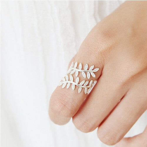 Ladies Fashion Leaf Diamond Adjustable Ring