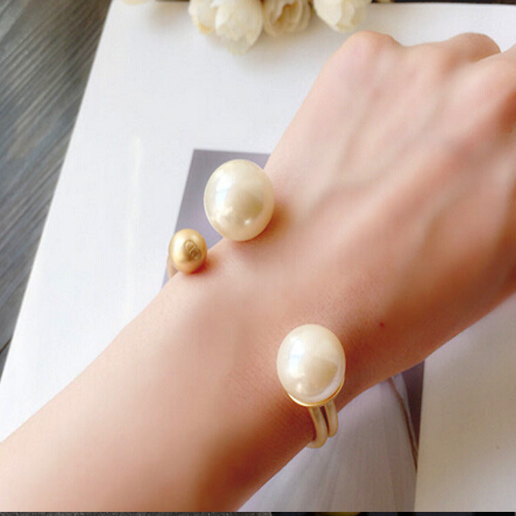 Catwalk Pearl  Bracelet Big Pearl Bracelet